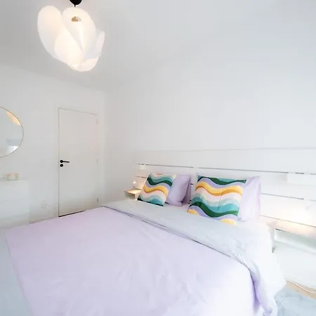 Airport House 3 & Parking * Σαρλρουά