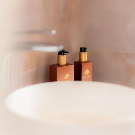 Airport House 3 & Parking