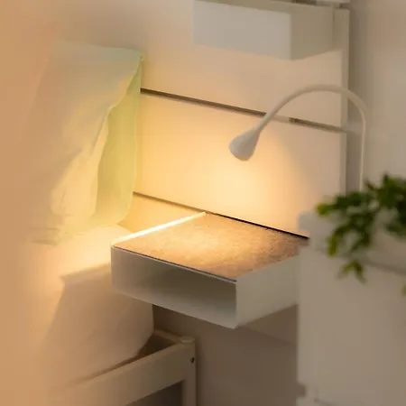 Airport House 3 & Parking *