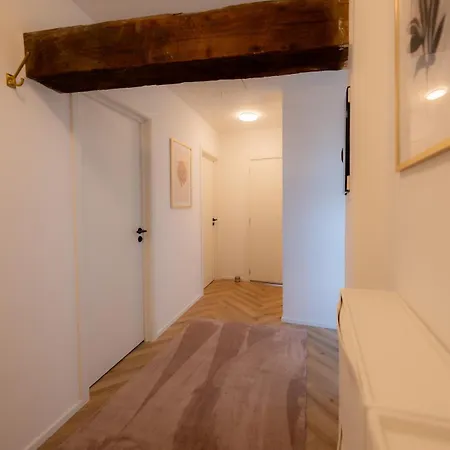 Airport House 3 & Parking Διαμέρισμα Σαρλρουά