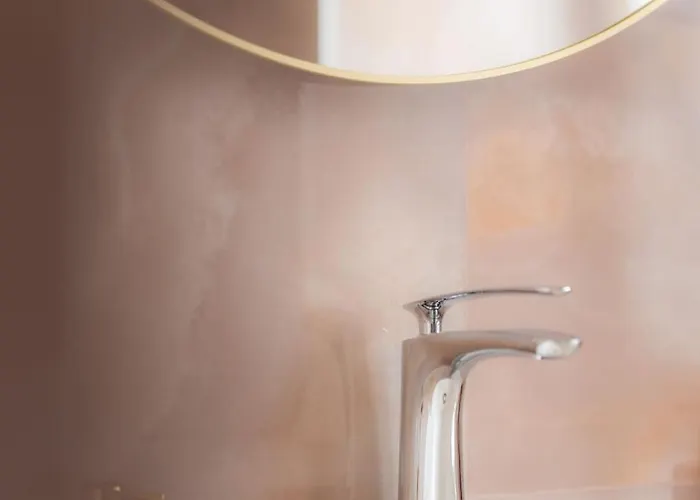 Airport House 3 & Parking