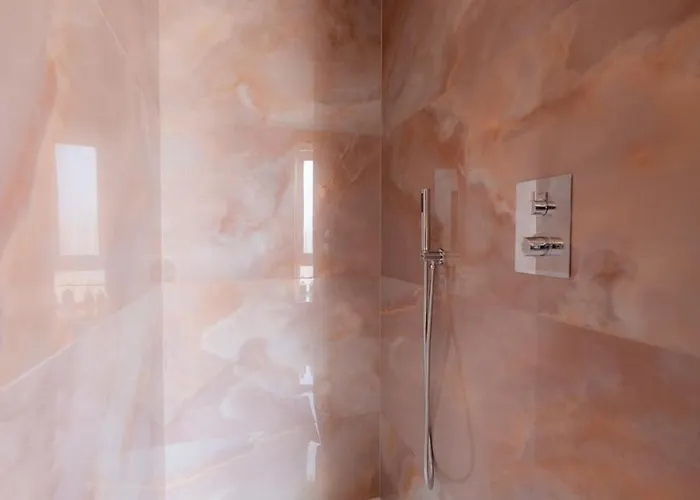 Airport House 3 & Parking * Шарлеруа