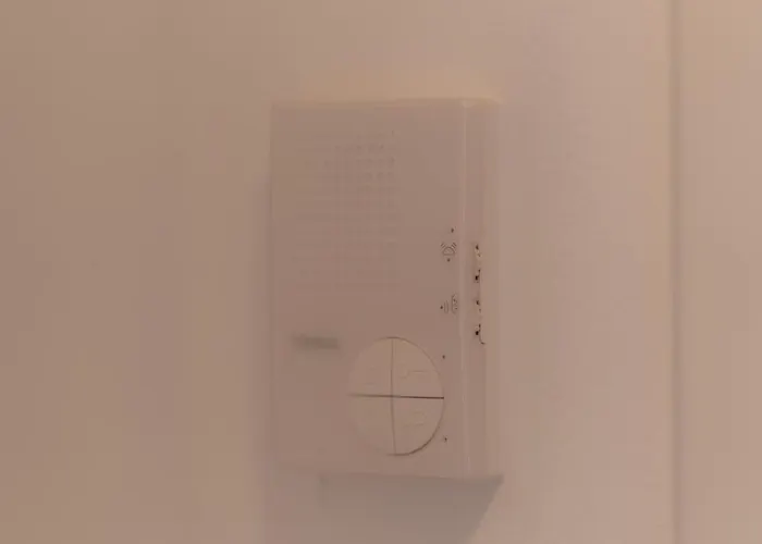 Airport House 3 & Parking Апартаменты *