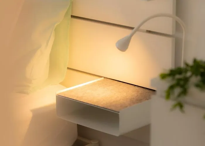 Airport House 3 & Parking *